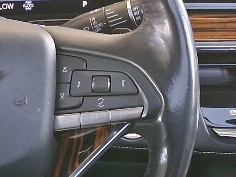 Used 2022 Cadillac Escalade Premium Luxury w/ Performance Package AWD/4WD image 13