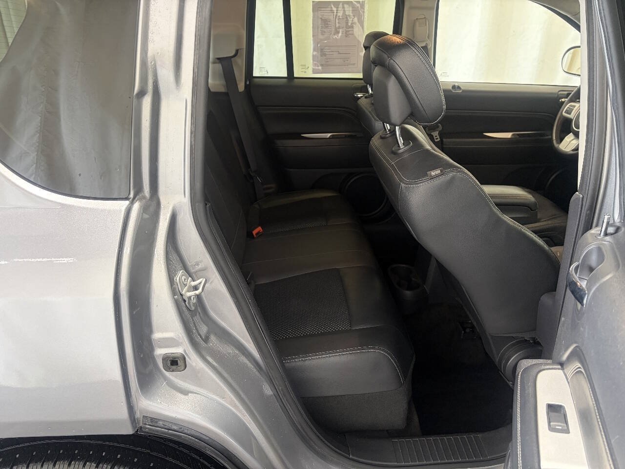 Used 2016 Jeep Compass Latitude AWD/4WD image 18