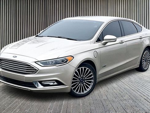 Used 2017 Ford Fusion Energi SE image 13
