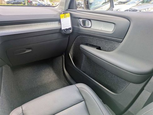 New 2026 Volvo XC40 B4 Core w/ Protection Package Premier image 20