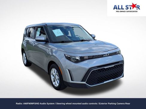 Used 2025 Kia Soul LX w/ LX Technology Package FWD image 1