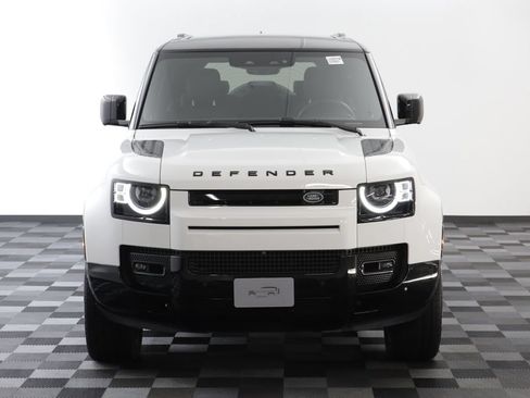 Certified 2025 Land Rover Defender 90 X-Dynamic SE AWD/4WD image 23