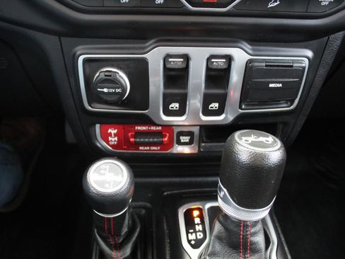 Used 2018 Jeep Wrangler Rubicon image 18