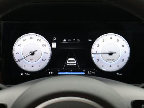 New 2025 Hyundai Elantra Limited image 30