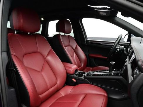 Certified 2023 Porsche Macan S AWD/4WD image 19