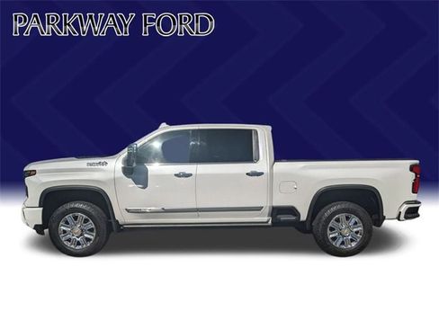 Used 2024 Chevrolet Silverado 2500 High Country w/ High Country Premium Package image 8