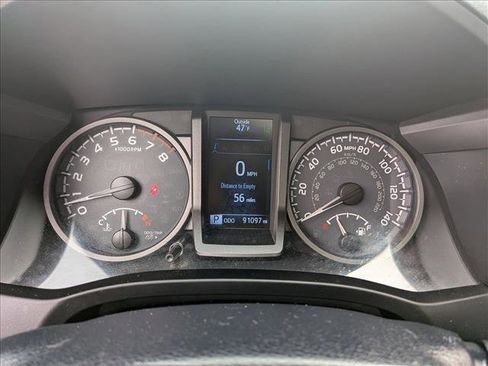 Used 2018 Toyota Tacoma TRD Off-Road image 11