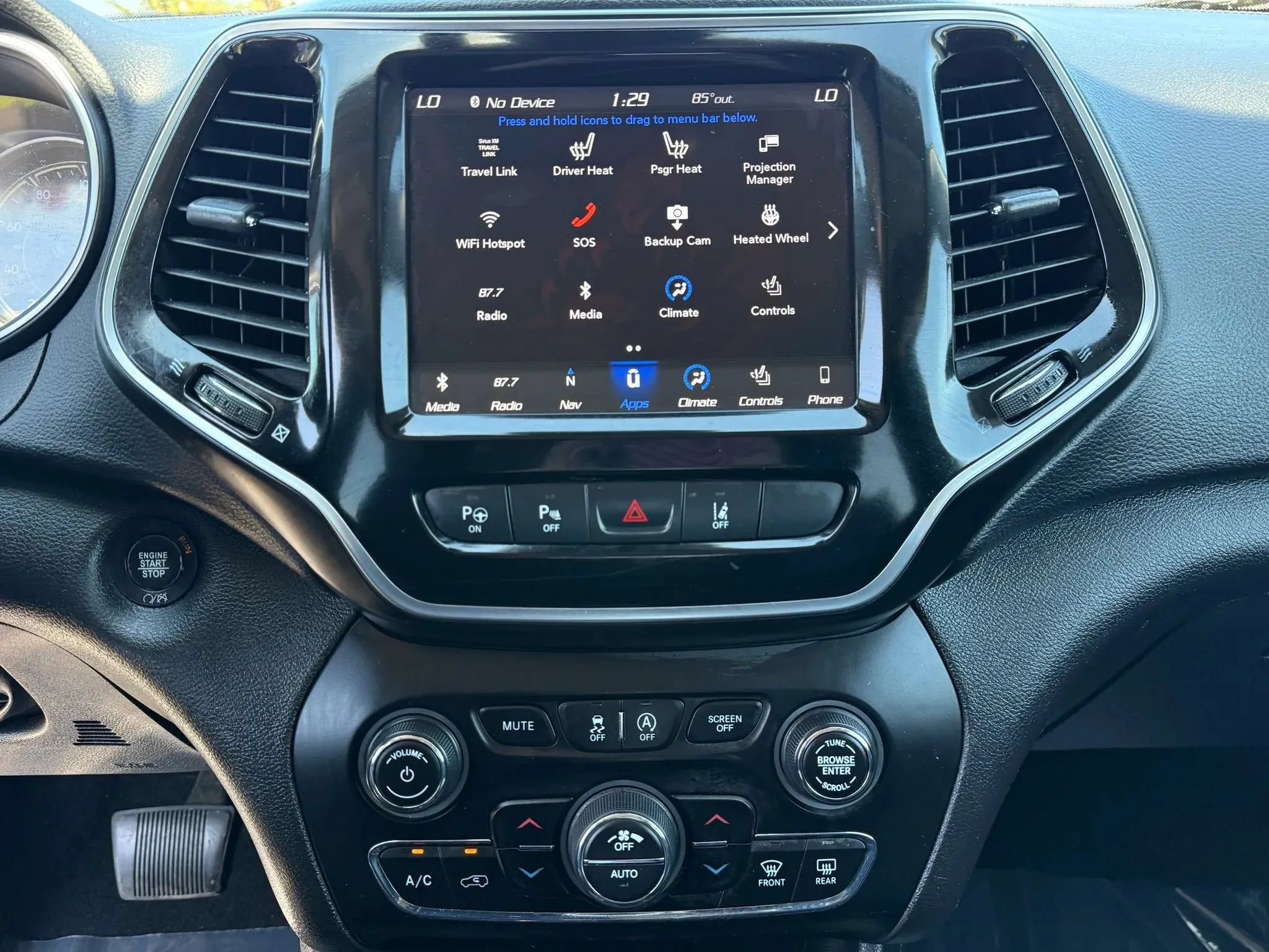 Used 2019 Jeep Cherokee Limited w/ Technology Group AWD/4WD image 27