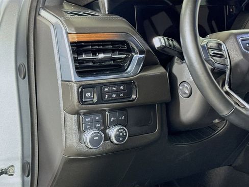 Certified 2025 GMC Yukon Denali AWD/4WD image 8