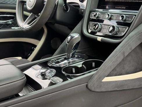 Used 2021 Bentley Bentayga Speed AWD/4WD image 41