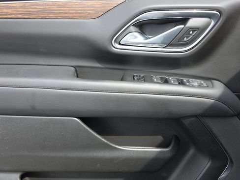 Used 2024 Chevrolet Tahoe High Country AWD/4WD image 11