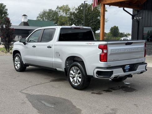 Used 2020 Chevrolet Silverado 1500 Custom w/ Custom Value Package AWD/4WD image 6