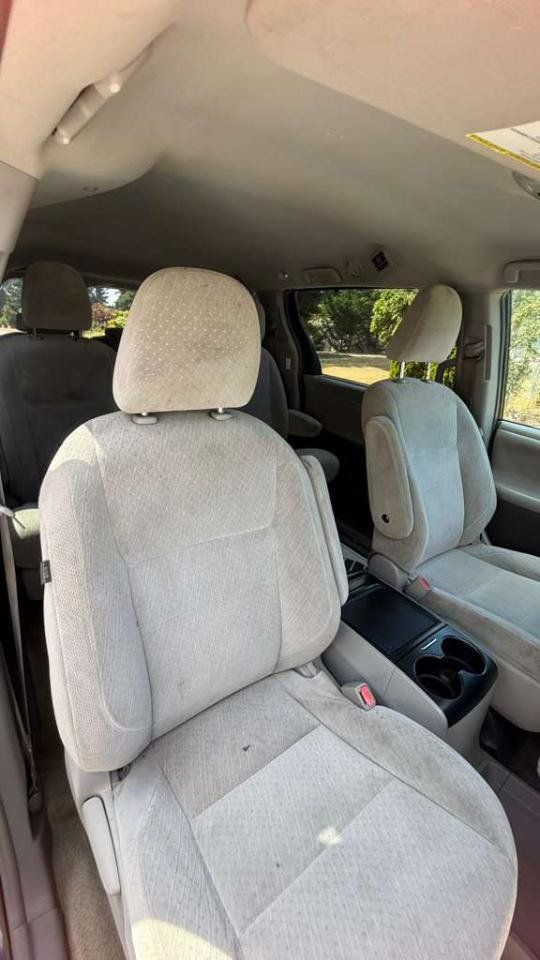 Used 2018 Toyota Sienna LE FWD image 15