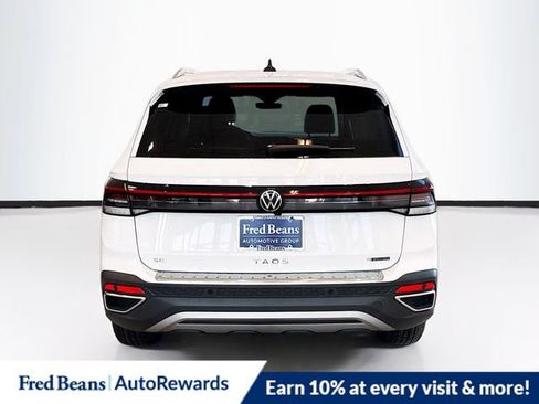 New 2026 Volkswagen Taos SE image 5