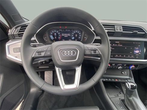 Used 2025 Audi Q3 2.0T Premium w/ Convenience Package image 16