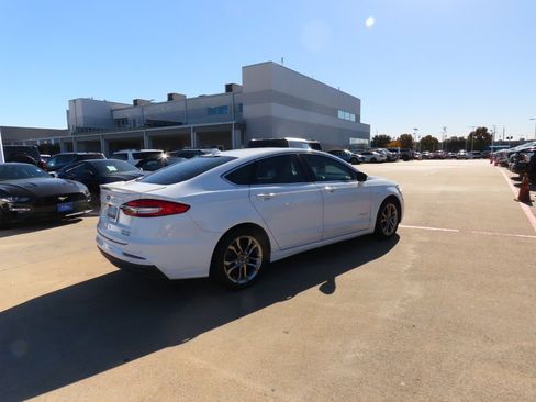 Used 2019 Ford Fusion Titanium image 11