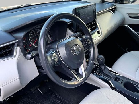 Used 2022 Toyota Corolla Cross LE FWD image 17