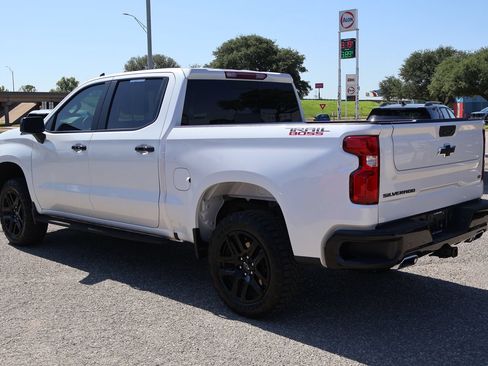 Used 2024 Chevrolet Silverado 1500 LT Trail Boss w/ Convenience Package II AWD/4WD image 13