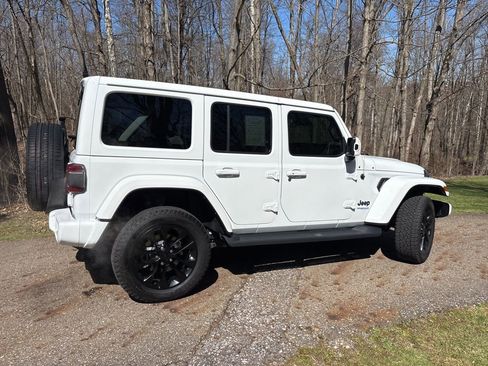 Used 2021 Jeep Wrangler Unlimited Sahara image 8