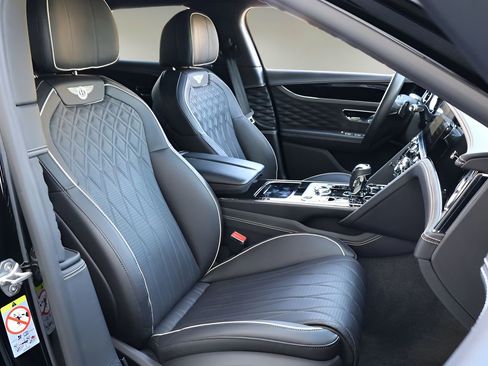 Certified 2020 Bentley Flying Spur W12 image 21