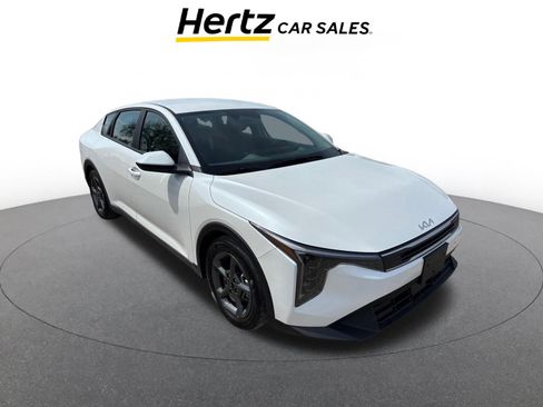 Used 2025 Kia K4 LXS FWD image 1