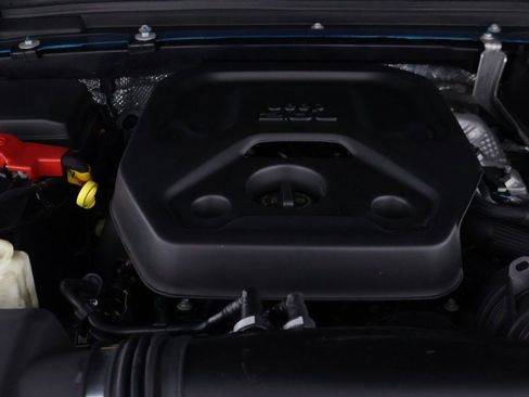 Used 2024 Jeep Wrangler Unlimited Sahara AWD/4WD image 19