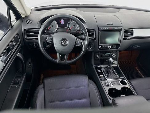 Used 2016 Volkswagen Touareg Sport AWD/4WD image 23