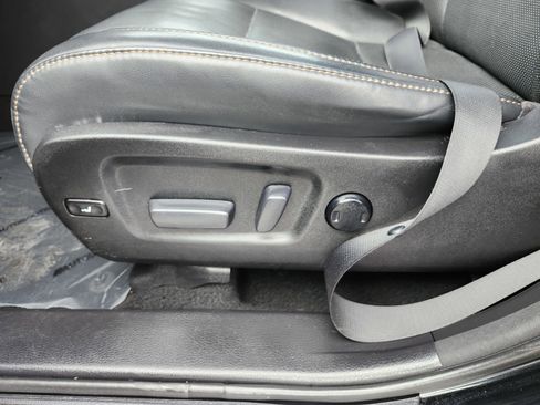 Used 2017 Toyota Highlander Limited image 29