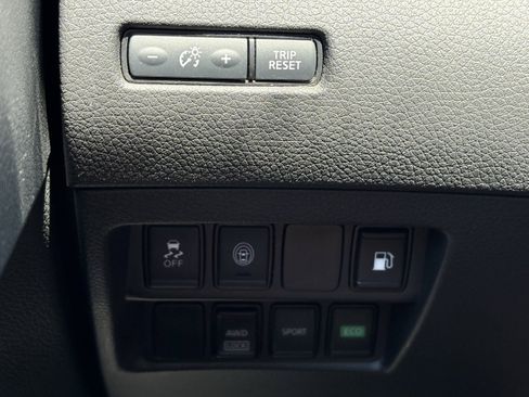 Used 2020 Nissan Rogue S AWD/4WD image 17