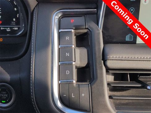 Used 2022 Chevrolet Suburban LT w/ Luxury Package image 33