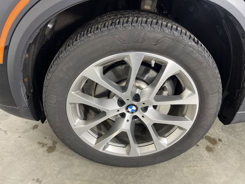 Used 2021 BMW X5 xDrive40i w/ Premium Package image 26