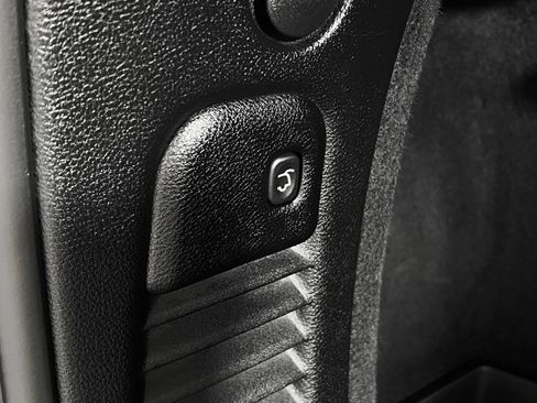 Used 2023 Dodge Durango GT image 31