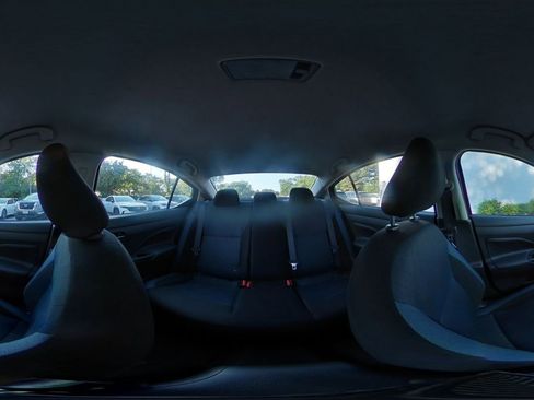 Used 2025 Nissan Versa SV FWD image 40