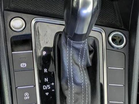 Used 2021 Volkswagen Jetta R-Line FWD image 13