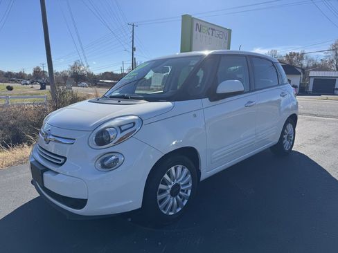 Used 2017 FIAT 500L Pop w/ Premium Package FWD image 1