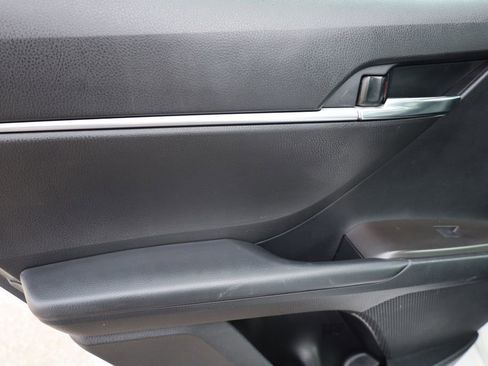 Used 2022 Toyota Camry SE image 29