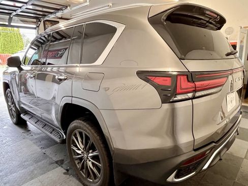 Used 2024 Lexus LX 600 F Sport image 6