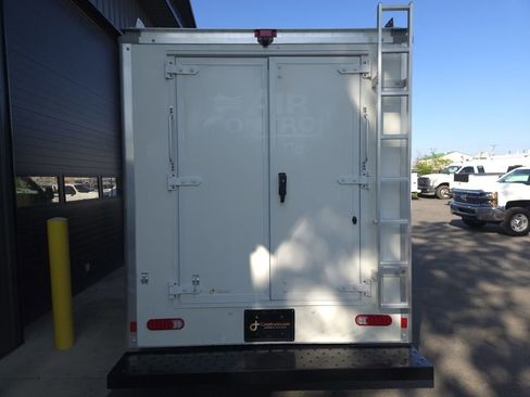 Used 2019 Chevrolet Express 3500 image 10