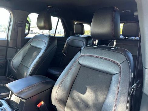 Certified 2024 Ford Explorer ST-Line w/ Class IV Trailer Tow Package AWD/4WD image 4