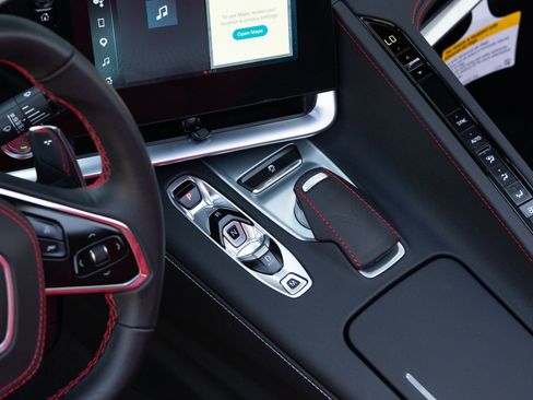 Used 2025 Chevrolet Corvette Z06 RWD image 51