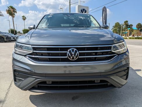 Certified 2023 Volkswagen Tiguan SE FWD image 9