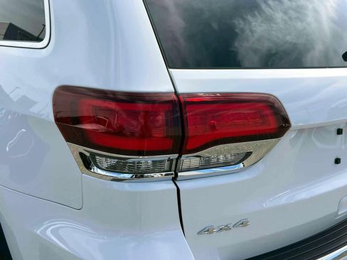 Certified 2022 Jeep Grand Cherokee Limited image 9