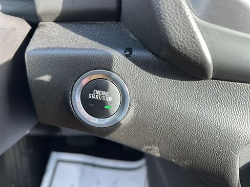 Used 2024 GMC Terrain SLE image 24