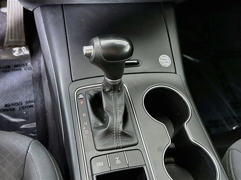 Used 2017 Kia Sorento AWD image 8
