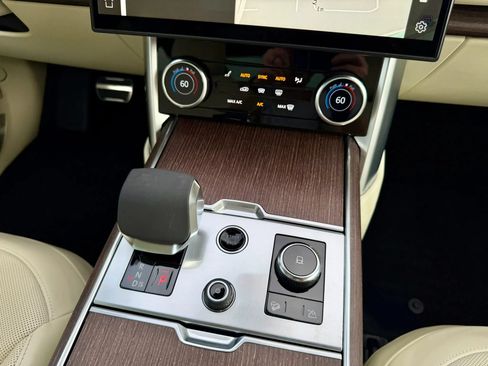 Used 2023 Land Rover Range Rover SE AWD/4WD image 25