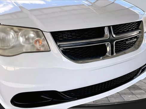 Used 2014 Dodge Grand Caravan SXT FWD image 29