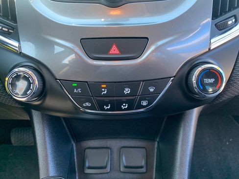 Used 2017 Chevrolet Cruze LT image 14