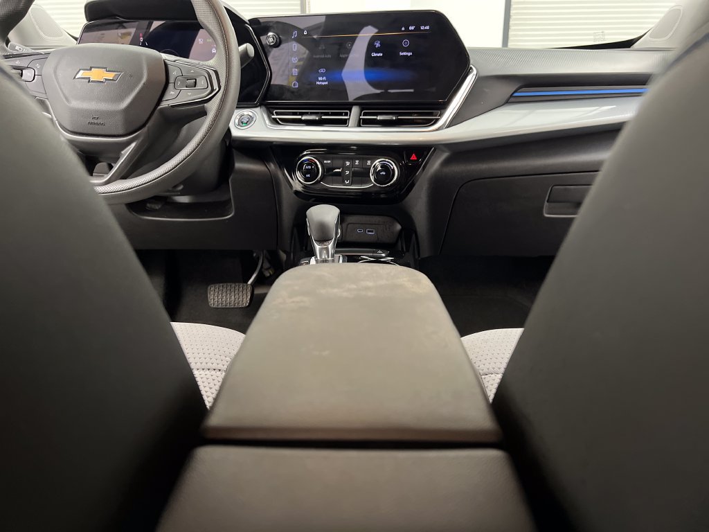 Used 2025 Chevrolet Trax LT FWD image 42
