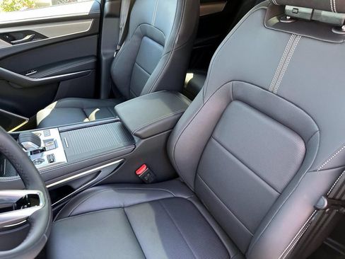 Used 2026 Jaguar F-PACE R-Dynamic S AWD/4WD image 19