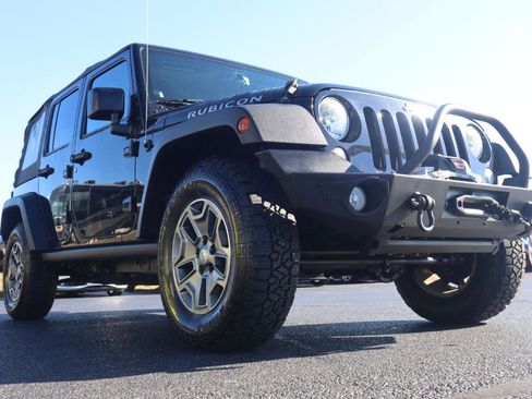 Used 2014 Jeep Wrangler Unlimited Rubicon w/ Connectivity Group AWD/4WD image 18